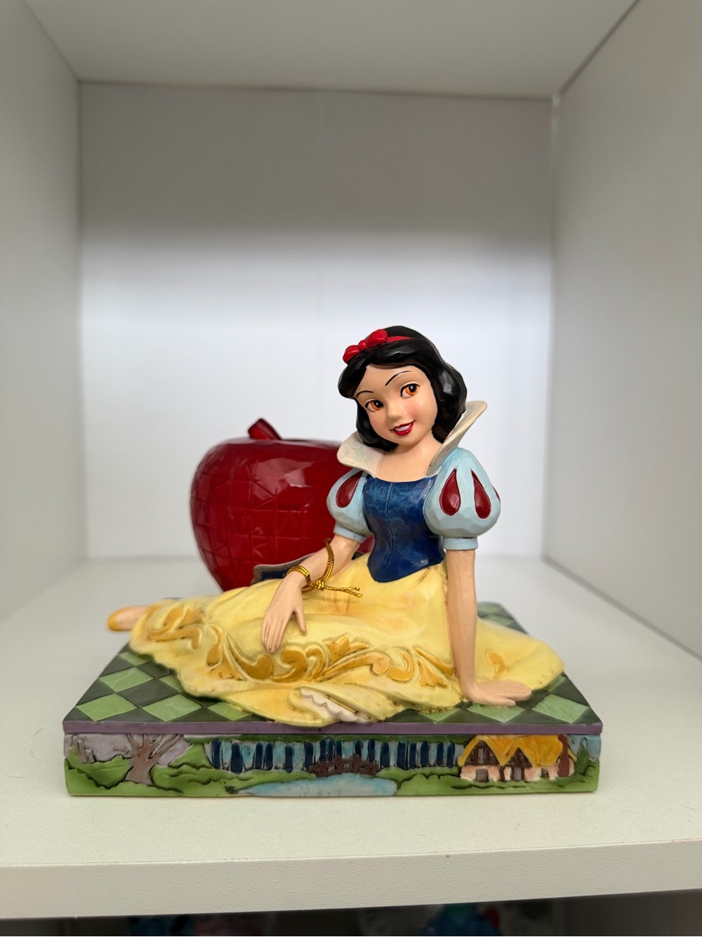 Disney Traditions "Snow White & Apple"